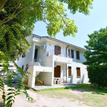 With Shared Garden Close To The Sea Apartment Rosolina Mare