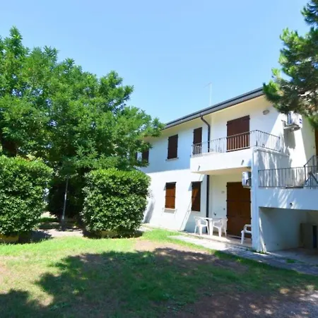 With Shared Garden Close To The Sea Apartment Rosolina Mare