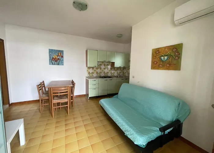 With Shared Garden Close To The Sea Rosolina Mare