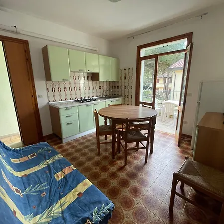 With Shared Garden Close To The Sea Apartment