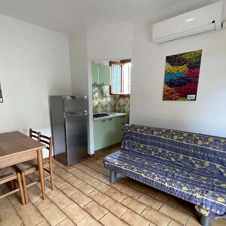 With Shared Garden Close To The Sea Apartment *
