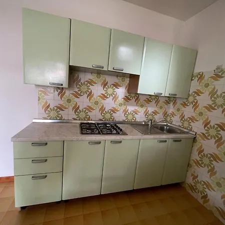 דירה With Shared Garden Close To The Sea רוסולינה מארה
