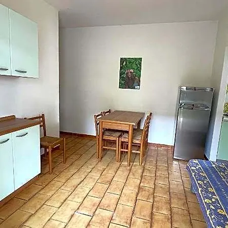 公寓 With Shared Garden Close To The Sea